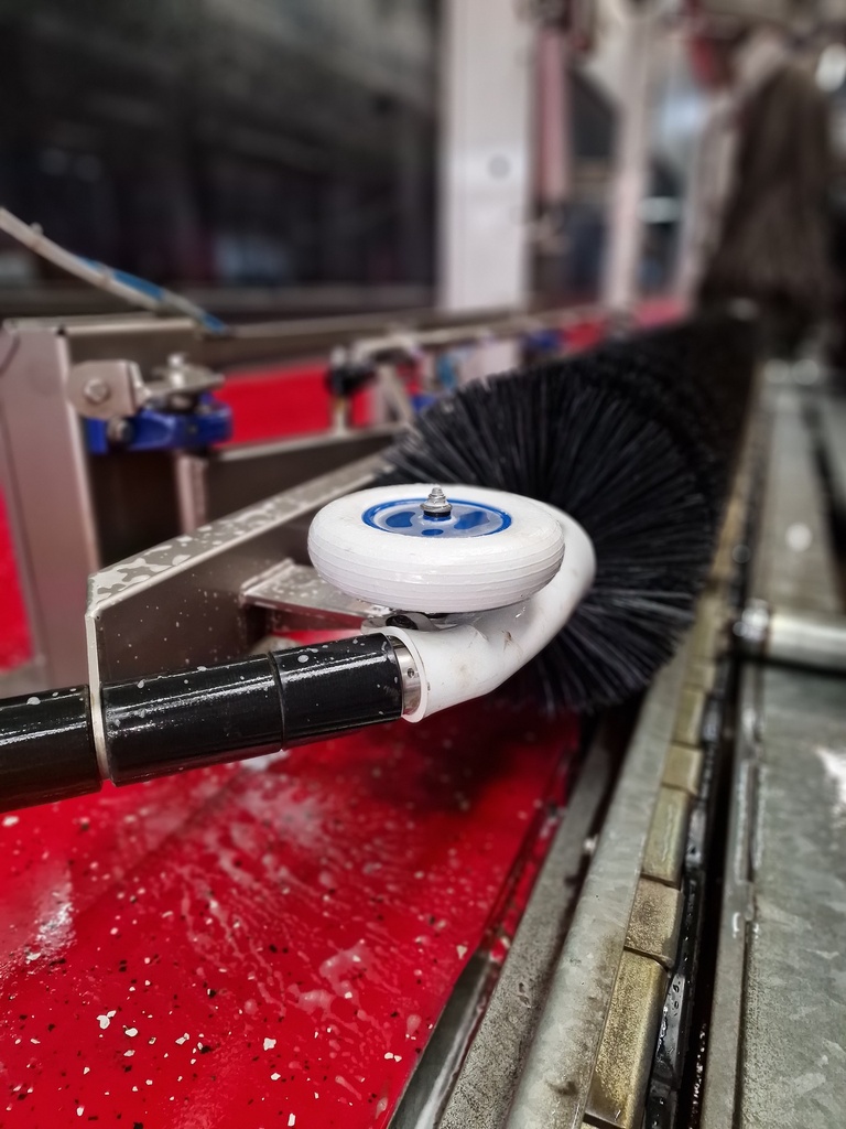 [WP631016] Kit de conversion Gummy Holz PE196 à la protection par roue en plastique (côté avant)