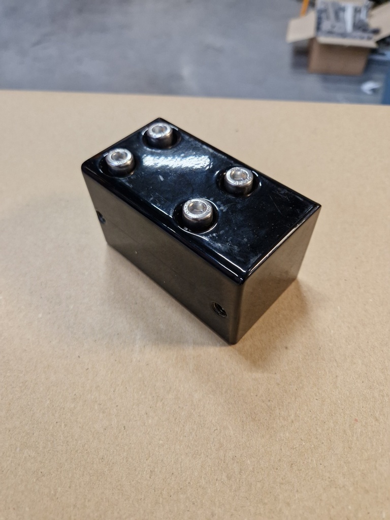 Holz metalen aanschroefblok rechts bij omkeerstation (onder kunststof bescherming)